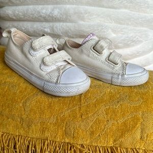 💫 Toddler Girls Converse Size 7